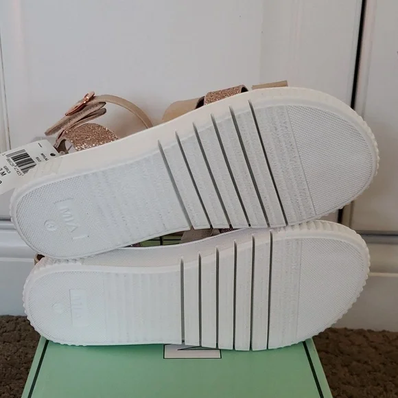 Girls Mia Girl Mylae Sandals Size 12 13 1 2 3 Rose Gold Glitter Velcro NWT - Picture 4 of 4